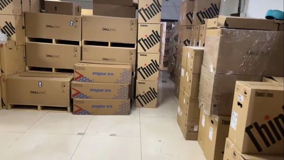 Lenovo ThinkSystem ST58 Xeon E-2224G DDR4 16 Go de RAM serveur de tour avec moule privé