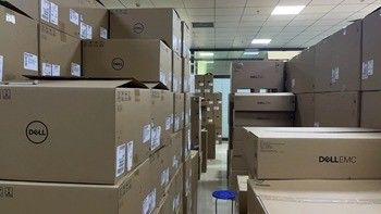 Lenovo ThinkSystem DE2000 à double commande / 4 * 16 Go FC Array de disque pour les performances