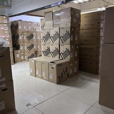 Serveur à lame de tour Lenovo ThinkSystem SN550 V2 avec une fréquence principale de processeur de 2,1 GHz